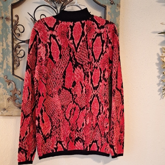 ☆☆New York & Co. Vibrant Red Snake Sweater. NWOT Size Medium ■ Offers Welcome - Picture 7 of 11